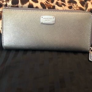 EUC Michael Kors Grey wallet